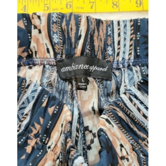 Women's pants size large in Aztec print elastic waistband tapperd leg Brand New - Picture 4 of 7